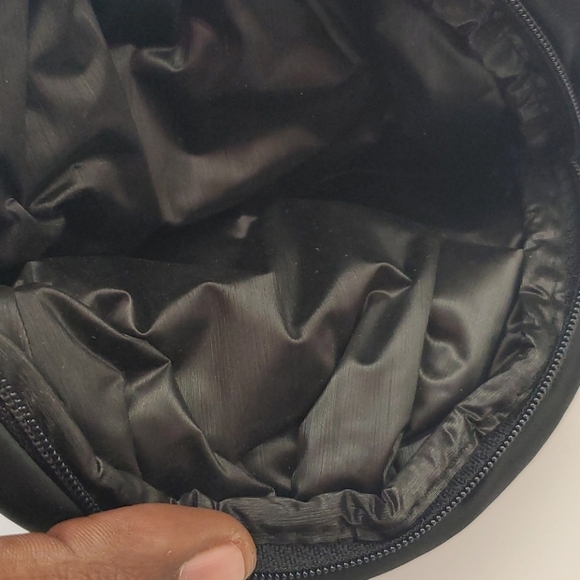 Mini Clutch Shaped Like an  oversized coin purse - Picture 7 of 8